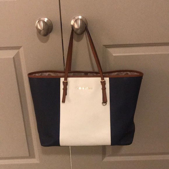 Michael Kors Handbags - Michael Kors Tote